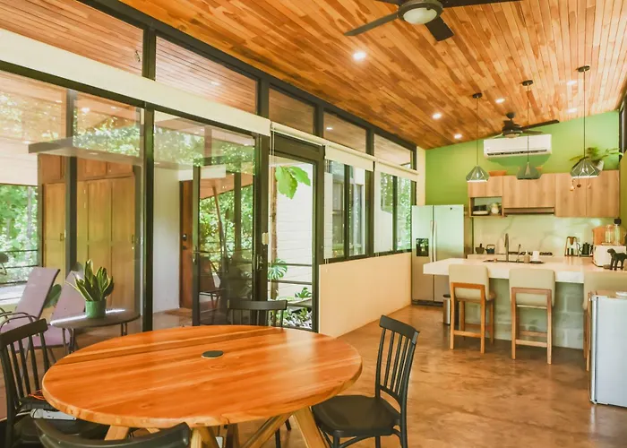 Avellanas Private Apartment